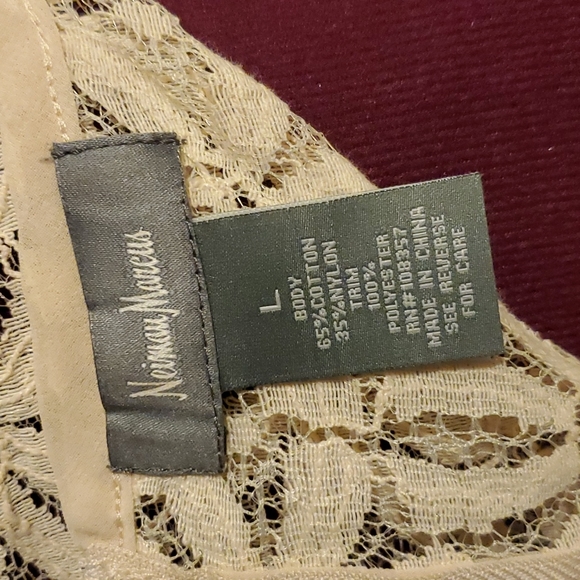 🌸Neiman Marcus🌸 lace, elbow sleeve top - Picture 5 of 7